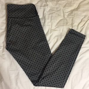 Lululemon Black and Gray Woven Patterned Leggings